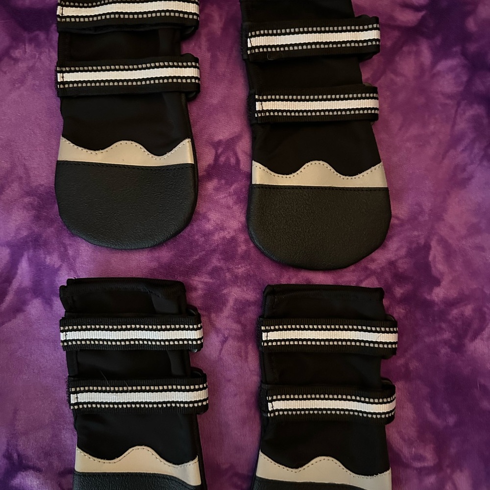 Premium dog shoes/socks